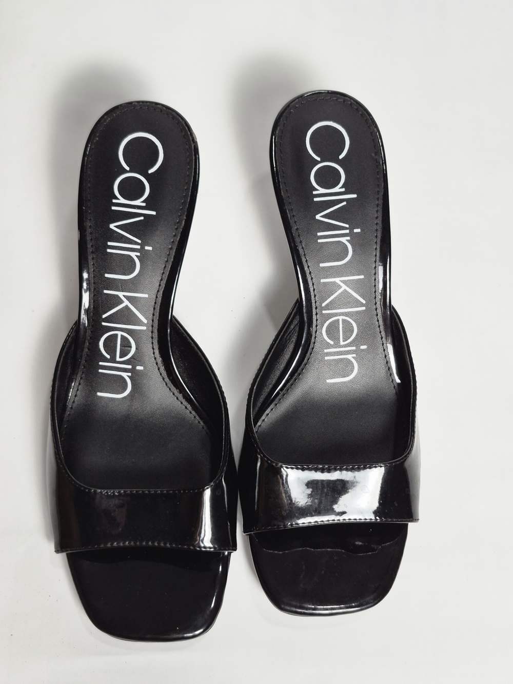 Calvin Klein Vixie Black Patent Slide Mules Open Toe Kitten Heel Sandals Sz 6.5 - Picture 2 of 6